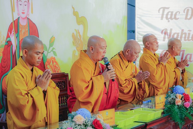 Hòa thượng Thích Giác Ngộ ban đạo từ