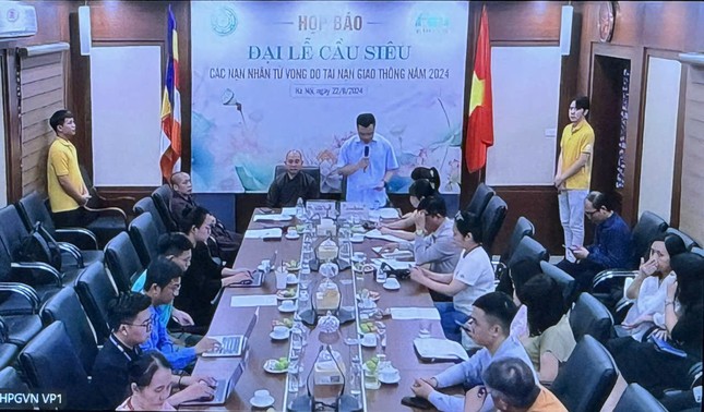 Ông Lê Kim Thành thông tin về chương trình tổ chức Đại lễ cầu siêu các nạn nhân tử vong tai nạn giao thông Ông Lê Kim Thành thông tin về chương trình tổ chức Đại lễ cầu siêu các nạn nhân tử vong tai nạn giao thông