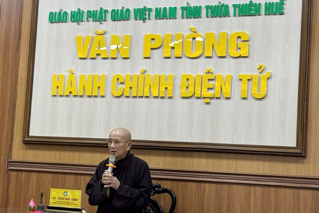 Hòa thượng Thích Khế Chơn trình bày công tác chuẩn bị tại Thừa Thiên Huế Hòa thượng Thích Khế Chơn trình bày công tác chuẩn bị tại Thừa Thiên Huế