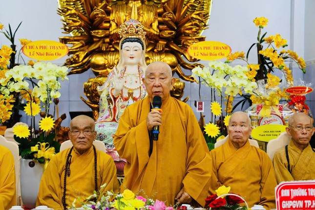 Trưởng lão Hòa thượng Thích Như Tín ban đạo từ