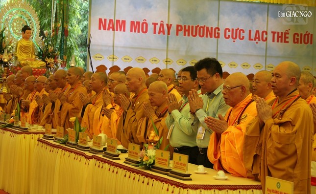 Niệm Phật cầu gia hộ