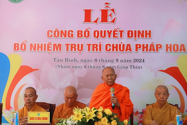 Hòa thượng Thạch Sok Xane ban đạo từ Hòa thượng Thạch Sok Xane ban đạo từ