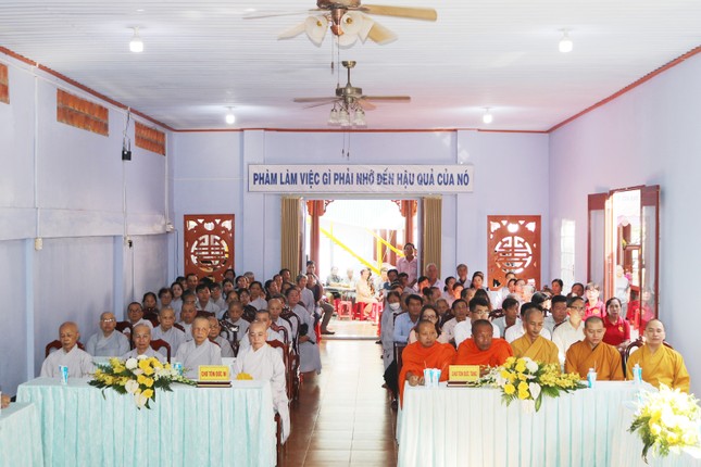 Chư Tăng Ni, đại biểu, Phật tử tham dự buổi lễ Chư Tăng Ni, đại biểu, Phật tử tham dự buổi lễ