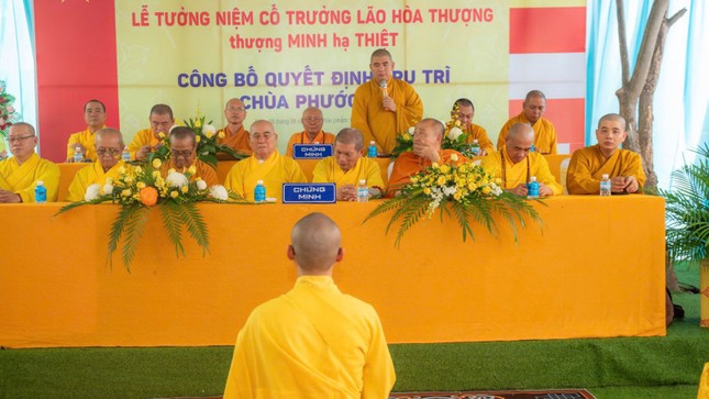 Đại đức Thích Nguyên Nguyệt phát biểu tại buổi lễ Đại đức Thích Nguyên Nguyệt phát biểu tại buổi lễ