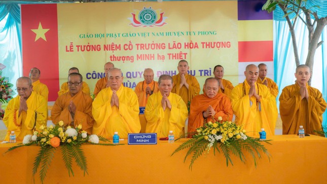 Chư tôn đức niệm Phật cầu gia hộ Chư tôn đức niệm Phật cầu gia hộ