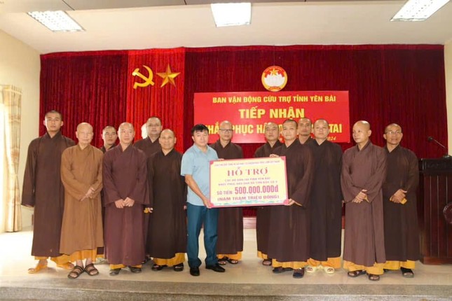 Đoàn hỗ trợ 500 triệu đồng đến đồng bào không may gặp nạn do cơn bão số 3 gây ra tại các xã thuộc H.Lục Yên, Yên Bái Đoàn hỗ trợ 500 triệu đồng đến đồng bào không may gặp nạn do cơn bão số 3 gây ra tại các xã thuộc H.Lục Yên, Yên Bái