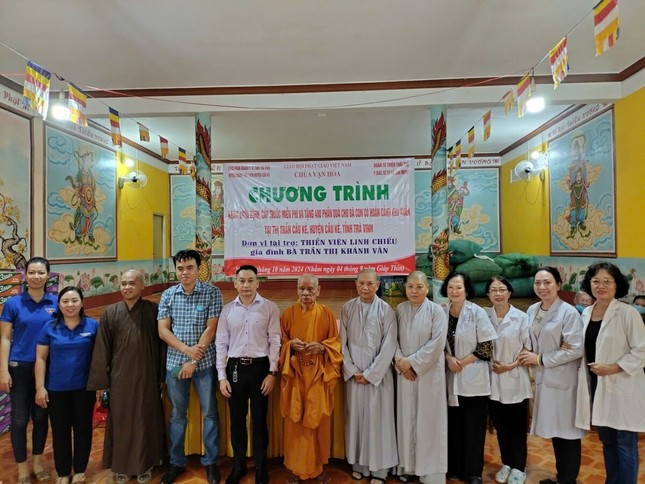 Lưu niệm nhân chuyến từ thiện tại chùa Vạn Hòa