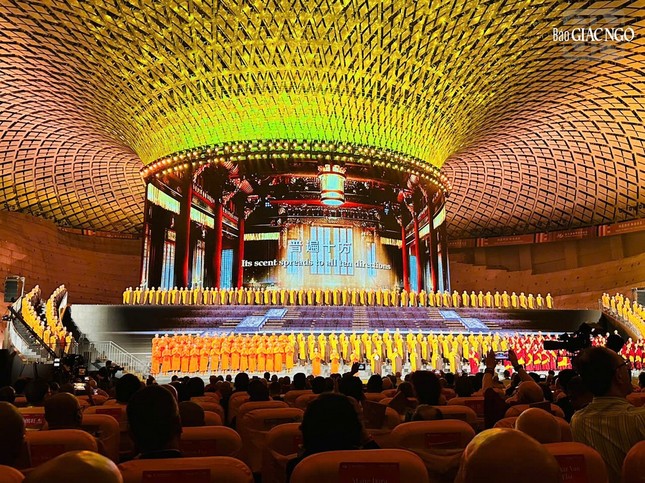 Chương trình biểu diễn nghệ thuật trong phiên khai mạc