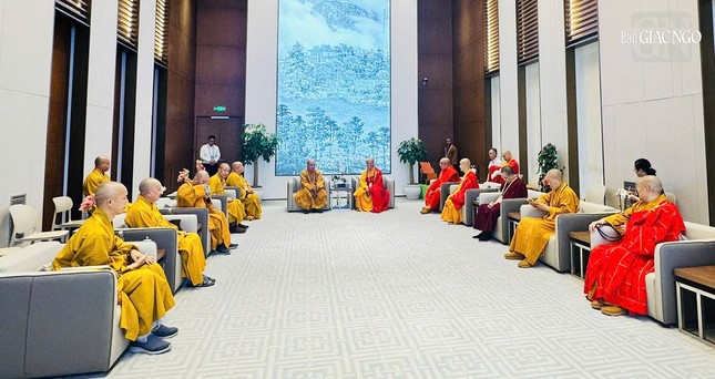Quang cảnh buổi thăm, làm việc của đoàn đại biểu GHPGVN với Hiệp hội Phật giáo Trung Quốc