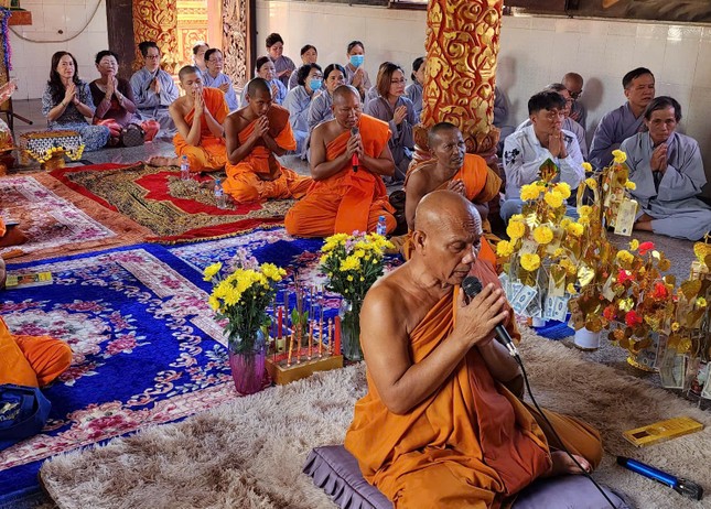 Chư Tăng tụng thời kinh chúc phúc Chư Tăng tụng thời kinh chúc phúc