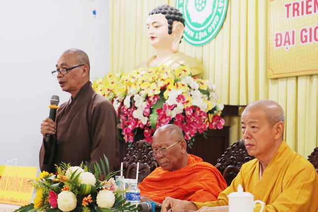 Hòa thượng Thích Huệ Pháp đóng góp ý kiến Hòa thượng Thích Huệ Pháp đóng góp ý kiến