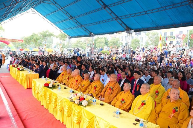 Quang cảnh buổi lễ Quang cảnh buổi lễ