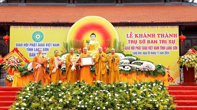 Trao Bằng tuyên dương công đức của TƯGH đến tập thể Ban Trị sự GHPGVN tỉnh Lạng Sơn Trao Bằng tuyên dương công đức của TƯGH đến tập thể Ban Trị sự GHPGVN tỉnh Lạng Sơn