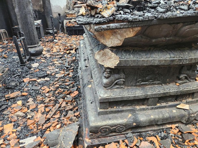 Bảo vật quốc gia bệ đá hoa sen bị vỡ ở cánh hoa sen - Ảnh: Cục Di sản văn hóa cung cấp Bảo vật quốc gia bệ đá hoa sen bị vỡ ở cánh hoa sen - Ảnh: Cục Di sản văn hóa cung cấp