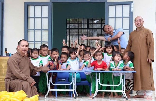 Niềm hạnh phúc của thầy trò Trường Mẫu giáo Hoa Sim trong ngày khánh thành lớp học mới Niềm hạnh phúc của thầy trò Trường Mẫu giáo Hoa Sim trong ngày khánh thành lớp học mới