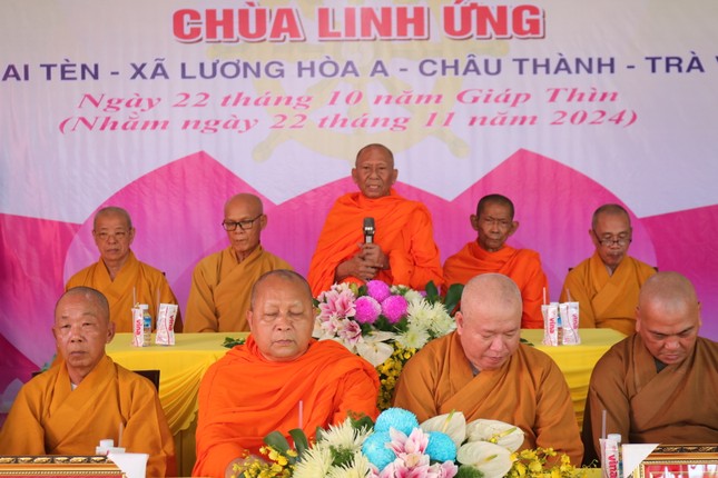 Hòa thượng Thạch Sok Xane ban đạo từ Hòa thượng Thạch Sok Xane ban đạo từ