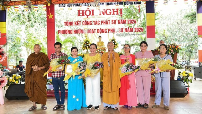 Trao Bằng tuyên dương công đức