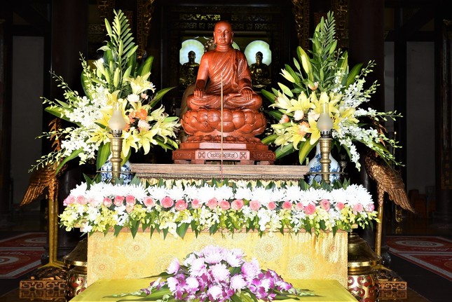 Tôn tượng Đức Phật hoàng Trần Nhân Tông