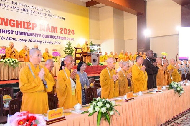 Chư tôn đức niệm Phật cầu gia bị trước buổi lễ