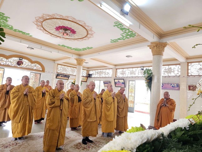 Hòa thượng Thích Lệ Trang cùng chư tôn đức tưởng niệm Giác linh Trưởng lão Hòa thượng Thích Giác Hà Hòa thượng Thích Lệ Trang cùng chư tôn đức tưởng niệm Giác linh Trưởng lão Hòa thượng Thích Giác Hà