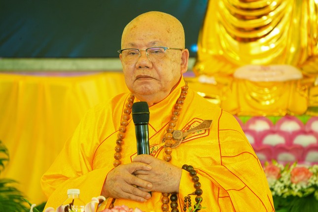 Hòa thượng Thích Minh Thành ban đạo từ Hòa thượng Thích Minh Thành ban đạo từ