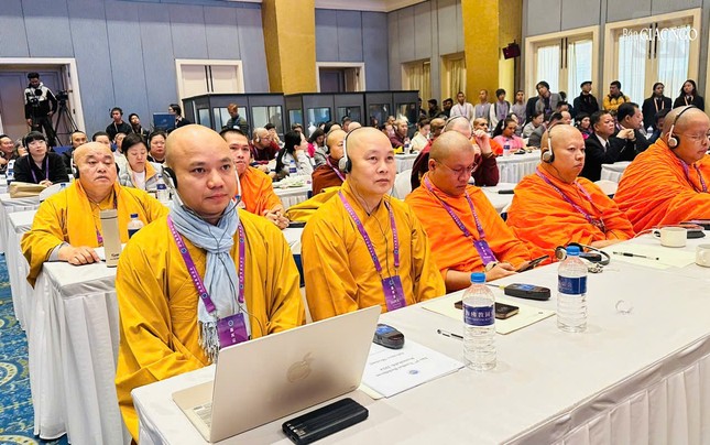 Đại biểu tham dự hội nghị Đại biểu tham dự hội nghị