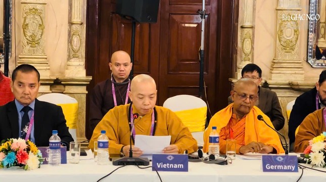 Thượng tọa Thích Quang Thạnh trình bày thông điệp của GHPGVN Thượng tọa Thích Quang Thạnh trình bày thông điệp của GHPGVN