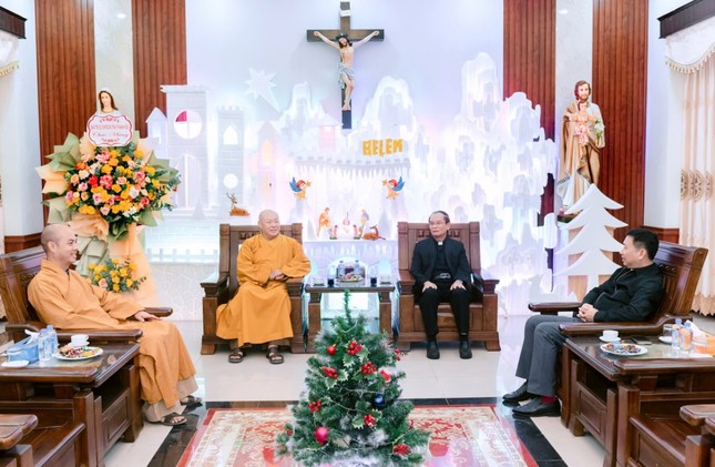 Giám mục Giuse Nguyễn Đức Cường đón tiếp đoàn Giám mục Giuse Nguyễn Đức Cường đón tiếp đoàn