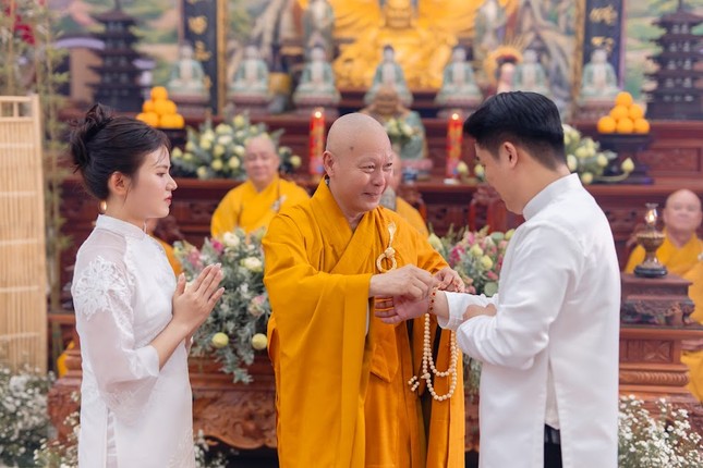 Đón nhận phần quà ý nghĩa từ quý thầy