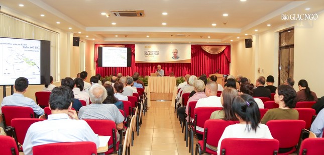 Quang cảnh buổi thuyết trình