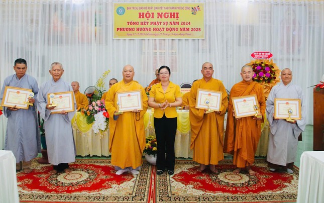 Trao Giấy khen của UBND TP.Gò Công Trao Giấy khen của UBND TP.Gò Công