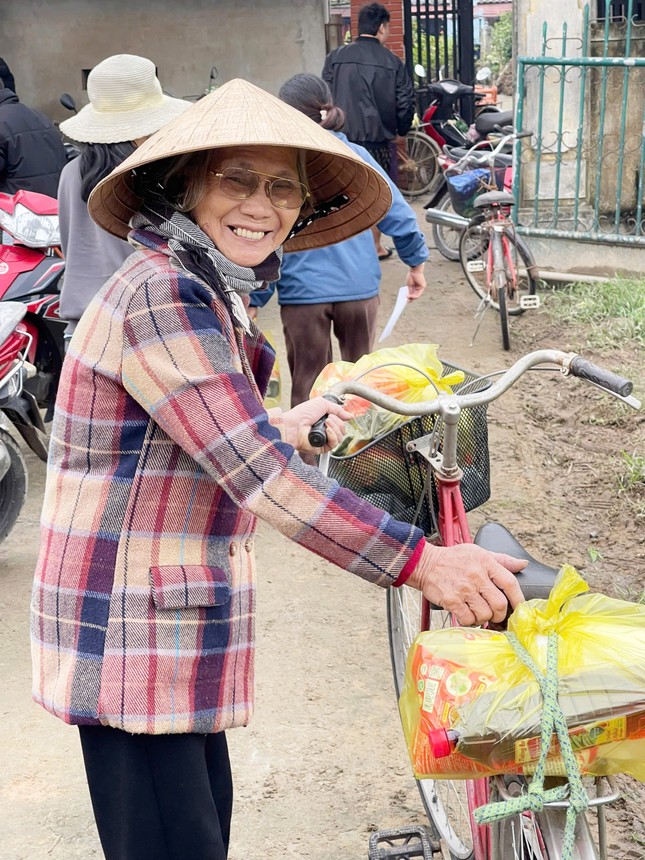 Niềm vui khi đón nhận những yêu thương