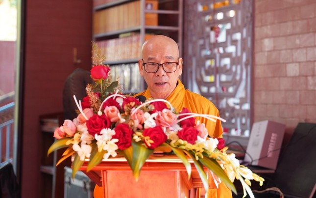 Thượng tọa Thích Hạnh Huệ phát biểu khai mạc
