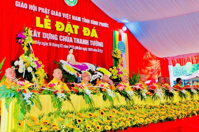 Chư tôn đức chứng minh buổi lễ