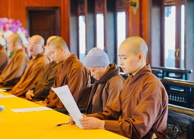 Chư Tăng, Ni tham dự phiên họp