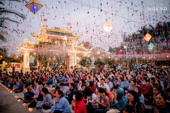 Chùa Đại Giác thường xuyên tổ chức các khóa tu dành cho Phật tử, tiêu biểu như khóa tu Lục hòa với sự tham dự của hàng trăm người con Phật mỗi năm