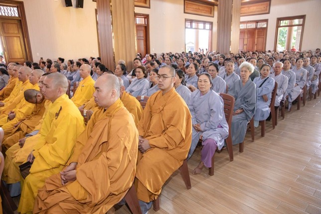 Chư Tăng, Phật tử tham dự