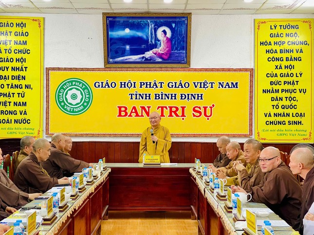 Hòa thượng Thích Nguyên Phước chủ trì cuộc họp Hòa thượng Thích Nguyên Phước chủ trì cuộc họp