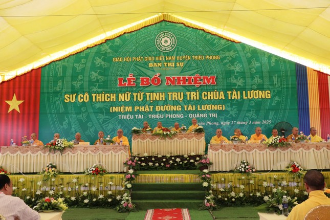 Chư tôn đức chứng minh buổi lễ