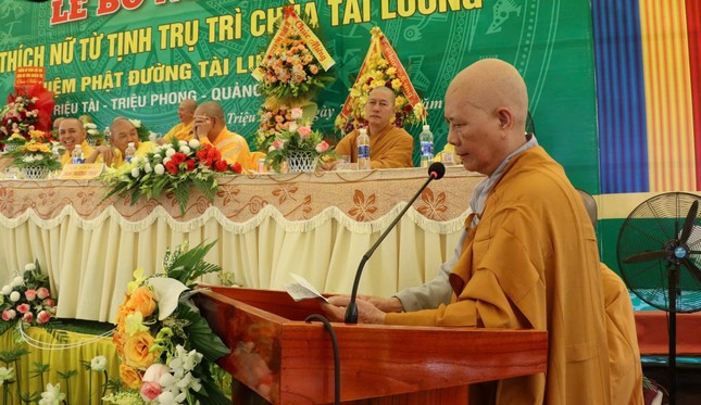 Ni trưởng Thích nữ Như Minh ban huấn từ