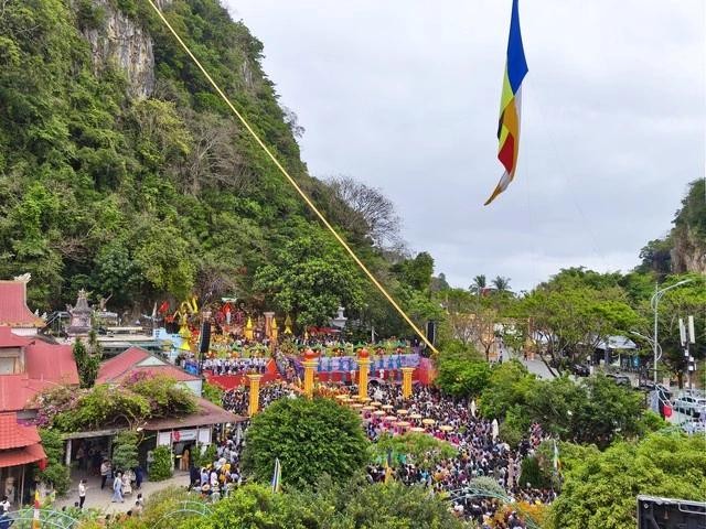 Hệ thống núi đá tại Ngũ Hành Sơn có nhiều ma nhai mang giá trị lớn về lịch sử, văn hóa... - Ảnh: Hoàng Sơn