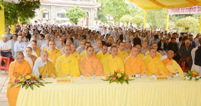 Chư Tăng Ni, Phật tử tham dự buổi lễ