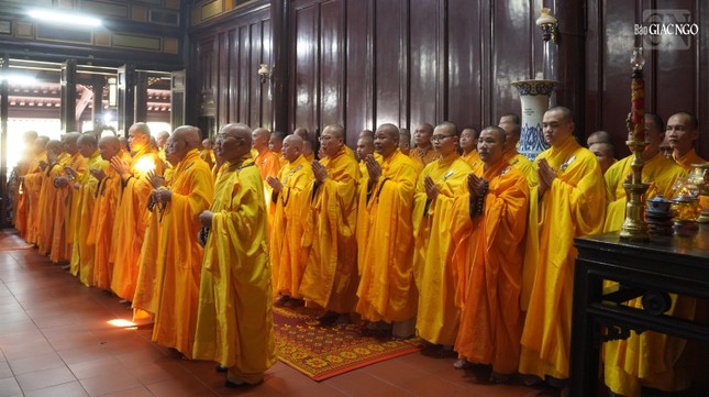 Chư Tăng tham dự khóa lễ cúng ngọ Chư Tăng tham dự khóa lễ cúng ngọ