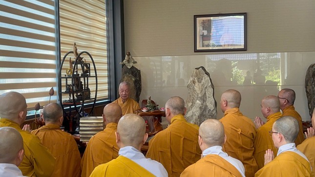 Đức Pháp chủ GHPGVN huấn thị