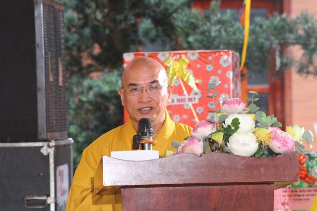 Thượng tọa Thích Minh Sơn công bố các quyết định bổ nhiệm trụ trì 5 tự viện Thượng tọa Thích Minh Sơn công bố các quyết định bổ nhiệm trụ trì 5 tự viện