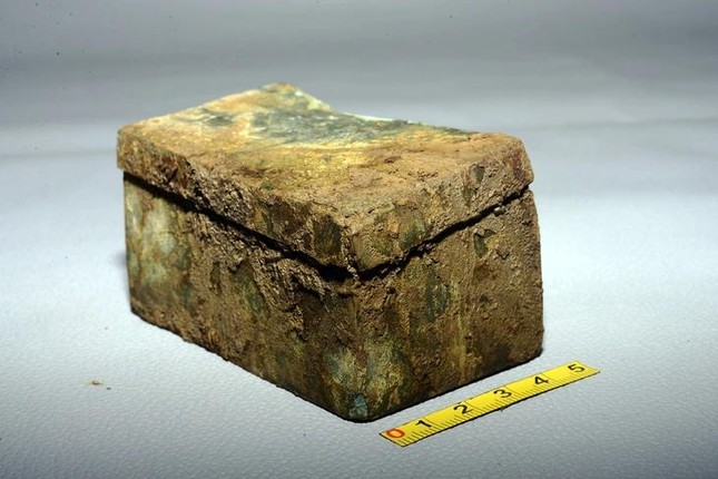 Chiếc hộp được cho là chứa xá-lợi Phật hoàng được tìm thấy ở Ngọa Vân - Ảnh: TS Nguyễn Văn Anh Chiếc hộp được cho là chứa xá-lợi Phật hoàng được tìm thấy ở Ngọa Vân - Ảnh: TS Nguyễn Văn Anh