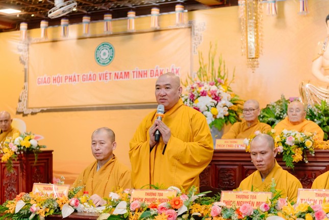 Thượng tọa Thích Phước Nguyên ban đạo từ