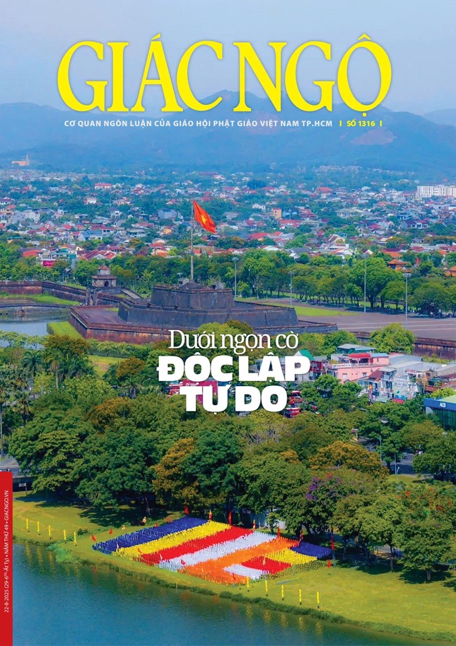 Bìa 1 - Ảnh: Lê Đình Hoàng; Mỹ thuật: Tống Viết Diễn/BGN Bìa 1 - Ảnh: Lê Đình Hoàng; Mỹ thuật: Tống Viết Diễn/BGN