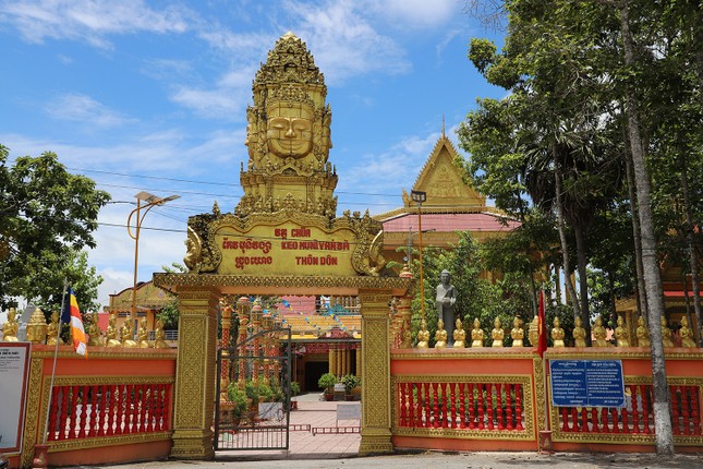 Chùa Thôn Dôn, nơi sư Danh Út tu học từ năm 12 tuổi - Ảnh: Trần Tuyên Chùa Thôn Dôn, nơi sư Danh Út tu học từ năm 12 tuổi - Ảnh: Trần Tuyên