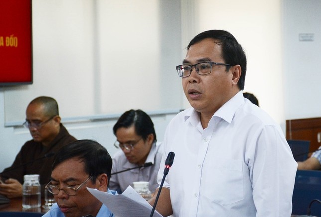 Phó Tổng Biên tập Báo Người Lao Động Dương Quang phát biểu đóng góp nhiều ý kiến xây dựng về ngôn ngữ và nội dung của dự thảo Luật Báo chí (sửa đổi) - Ảnh: Duy Hiển Phó Tổng Biên tập Báo Người Lao Động Dương Quang phát biểu đóng góp nhiều ý kiến xây dựng về ngôn ngữ và nội dung của dự thảo Luật Báo chí (sửa đổi) - Ảnh: Duy Hiển